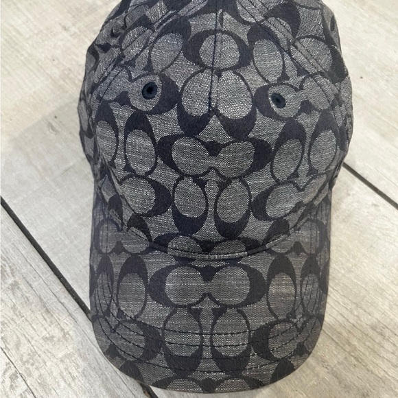 Coach men's hat snap back 

sku:HA - Picture 1 of 5